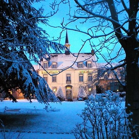 Logis - Hostellerie Saint-Louis & Restaurant Pauze Bollezeele Bagian luar foto